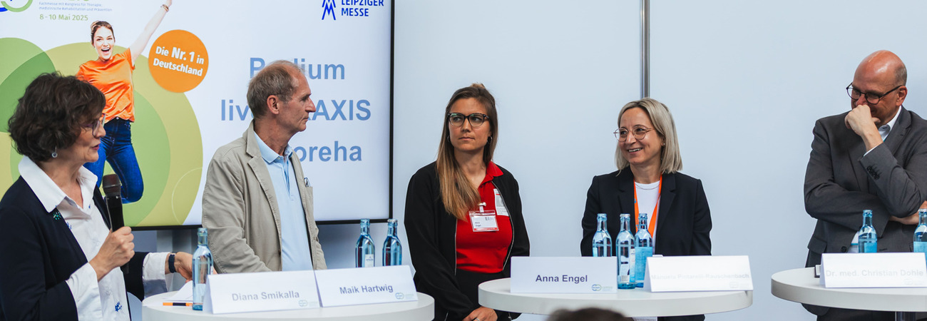 Anna Engel bei der Podiumsdiskussion auf der therapie Liepzig