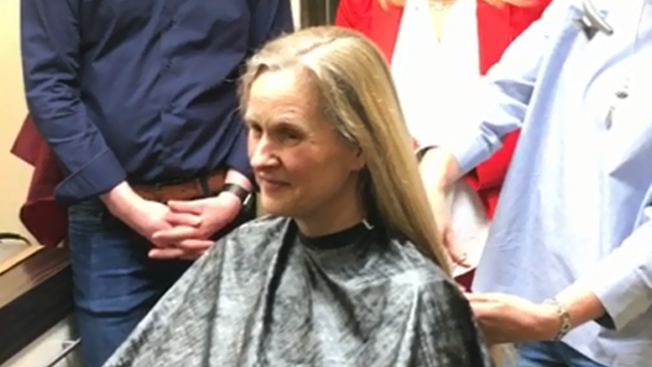 Friseurinnung mit Haarspende