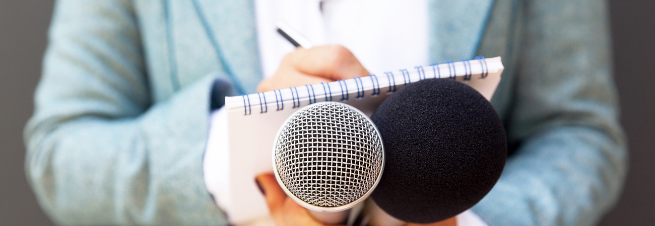 Redakteurin bei der Arbeit