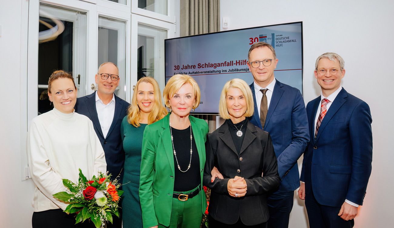 30 Jahre Schlaganfall-Hilfe 30 Jahre Schlaganfall-Hilfe