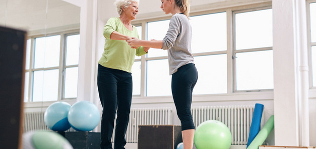 Zwei Personen beim Sport