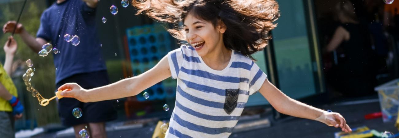 Dank vielfacher Unterstützung verbrachten 19 Familien mit Schlaganfall-Kindern aus ganz Deutschland ein facettenreiches und wirkungsvolles Wochenende. Dank vielfacher Unterstützung verbrachten 19 Familien mit Schlaganfall-Kindern aus ganz Deutschland ein facettenreiches und wirkungsvolles Wochenende.