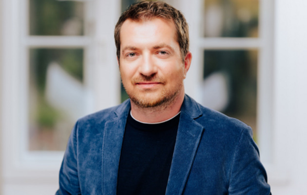 Zum Interview mit Dennis Becker