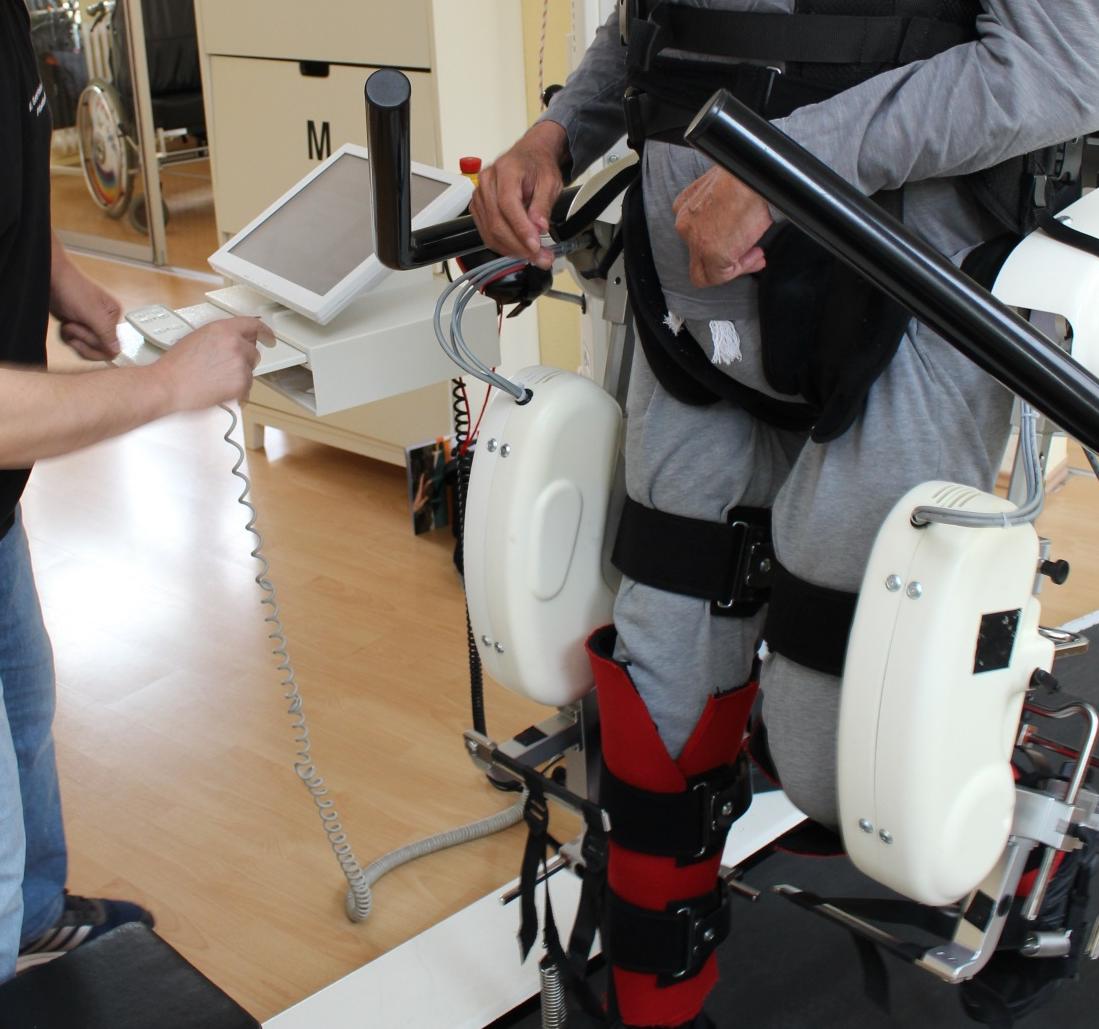 Gangtraining nach Schlaganfall mit Lokomat